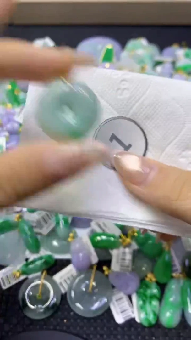 颈饰未镶嵌翡翠天然缅甸翡翠A货