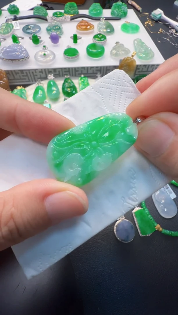 翡翠18K金镶嵌吊坠(不含链)1680