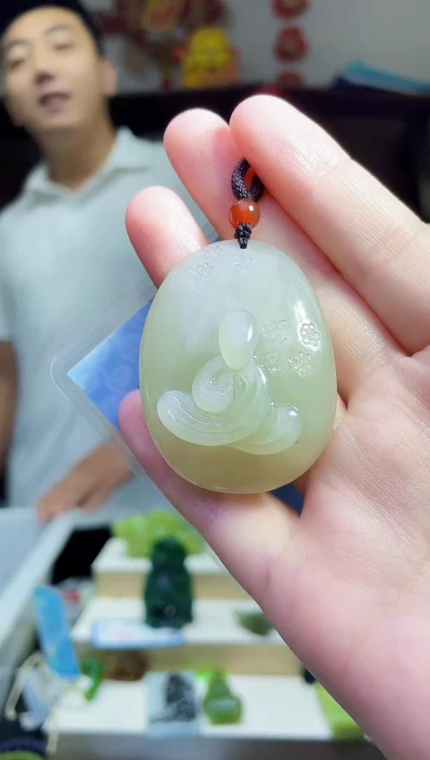 和田玉未镶嵌颈饰1