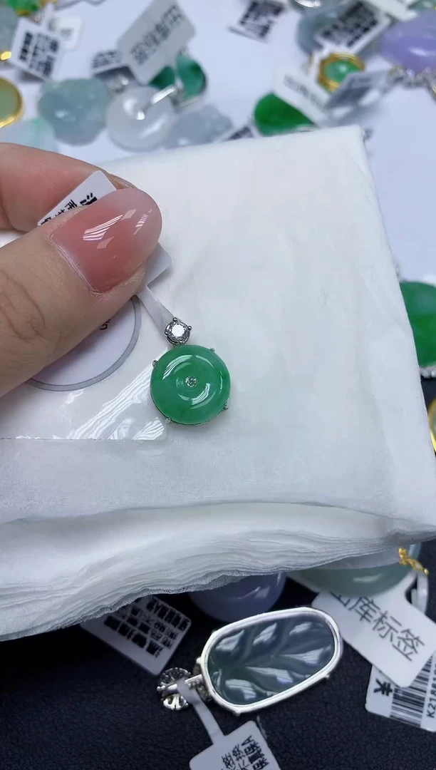 颈饰未镶嵌翡翠天然缅甸翡翠A货多样性发一件