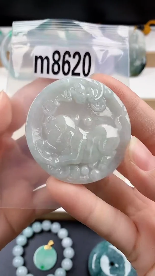 颈饰未镶嵌翡翠天然翡翠吊坠挂件