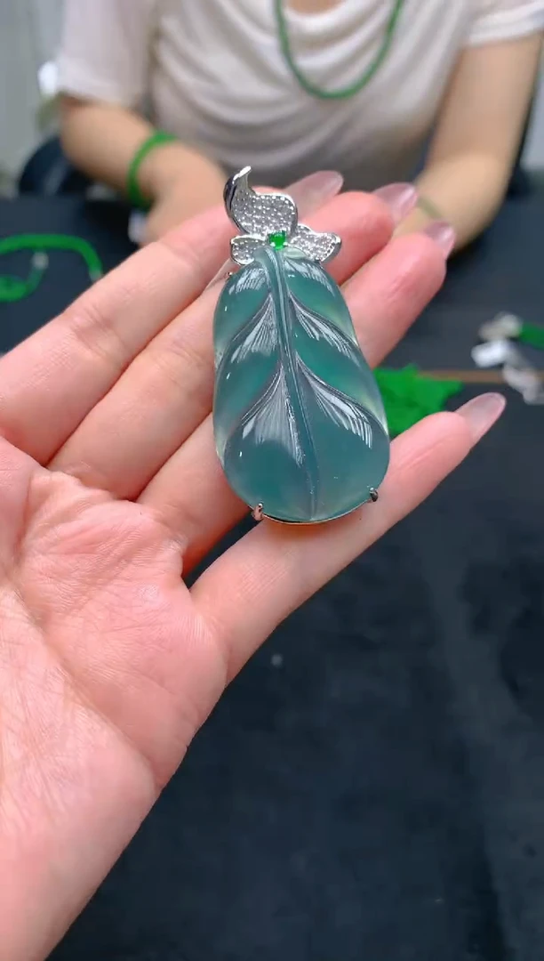翡翠未镶嵌颈饰天然A货翡翠