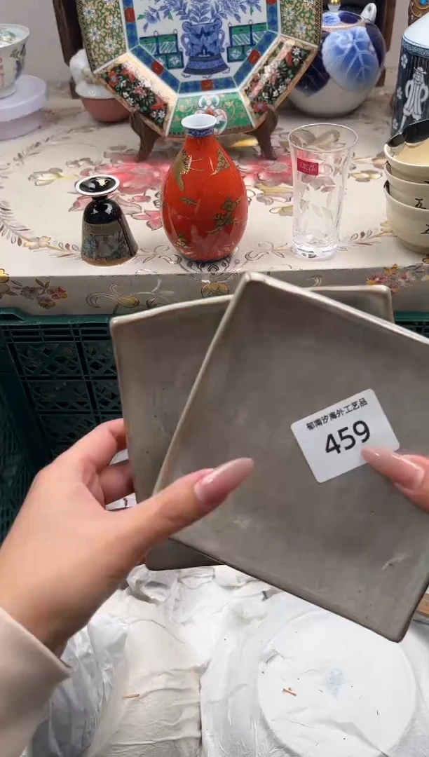 瓷片A****妞C         459