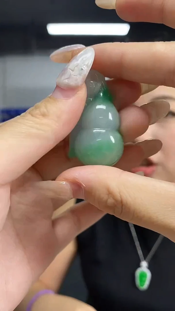 颈饰未镶嵌翡翠多样性发其一颜色微差