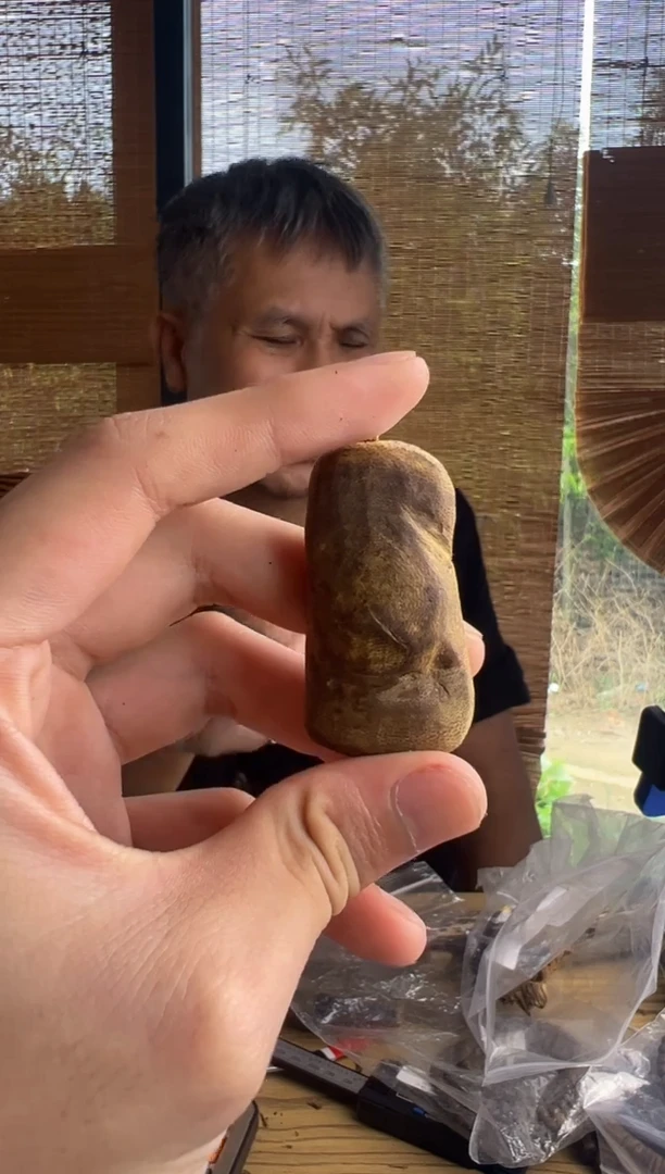 沉香碎屑沉香奇楠沉香包头吊坠多样性发一