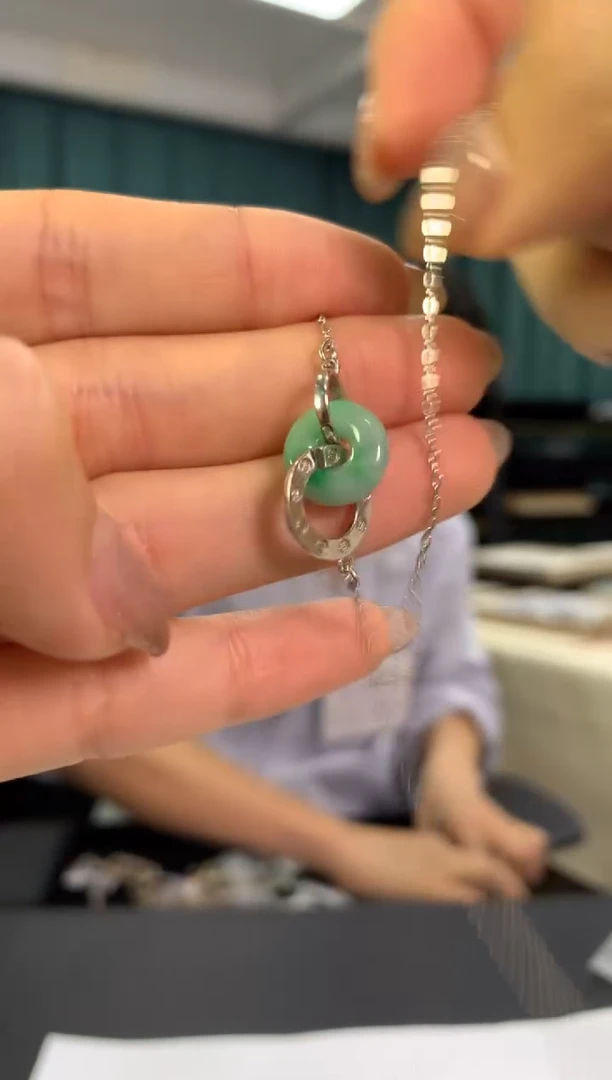 套链未镶嵌翡翠甜甜圈