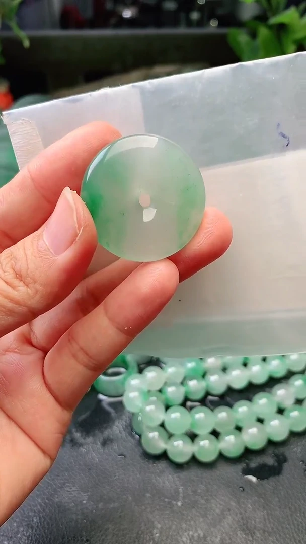 定制石英质玉（非洲翠）平安扣
