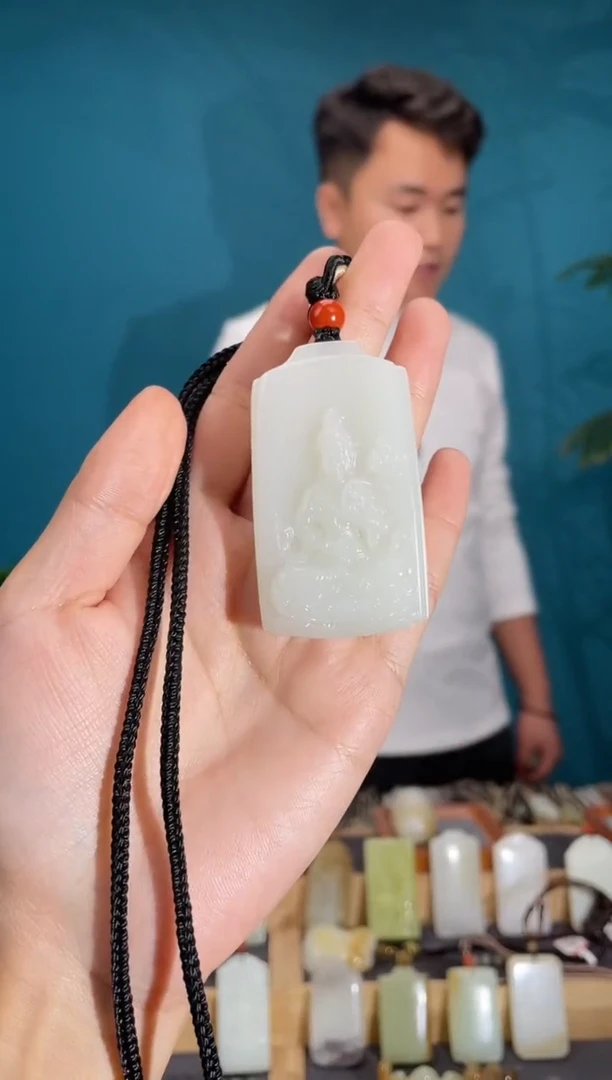 颈饰未镶嵌和田玉1