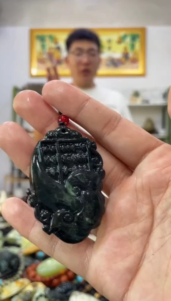 未镶嵌岫玉吊坠
