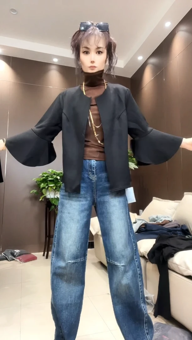 大漂亮黑色喇叭袖外套2XL