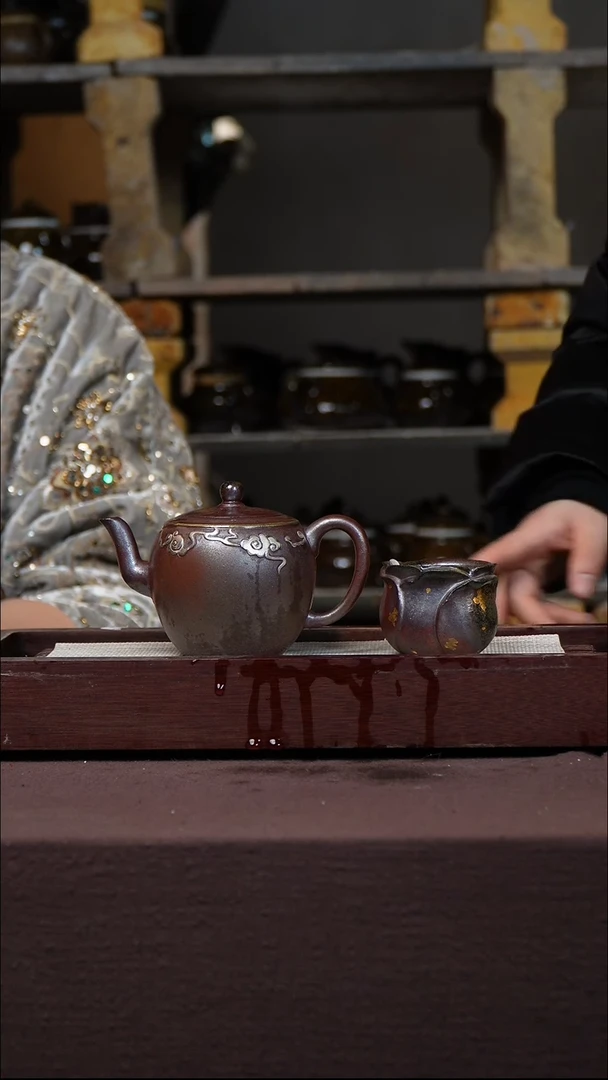 宜兴紫砂 GFY 小叶紫檀柴烧 美人肩  320cc  送玫瑰花杯