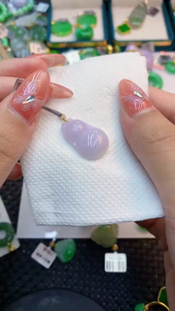 颈饰18K金镶嵌翡翠1