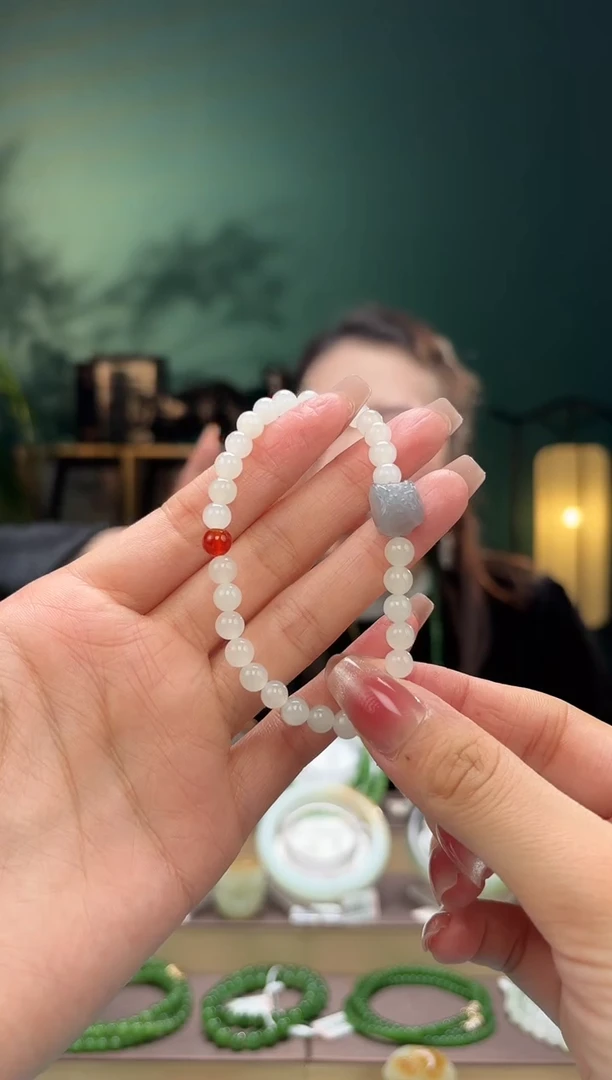 【闪购商品】和田玉手串未镶嵌卡6醒狮手串多样性