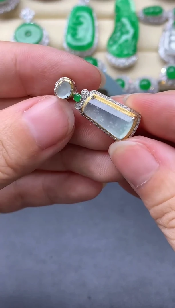 翡翠18K金镶嵌颈饰290-中国好珍宝