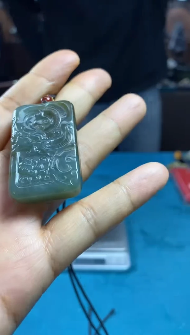 和田玉未镶嵌颈饰1