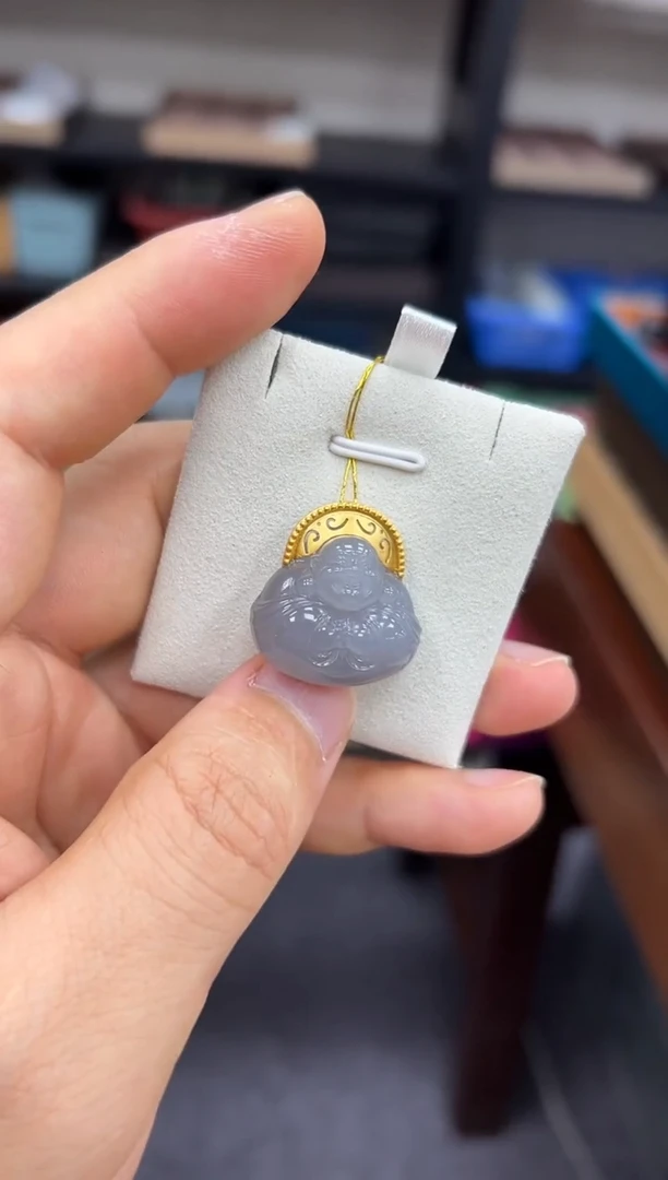 和田玉18K金镶嵌颈饰佛公