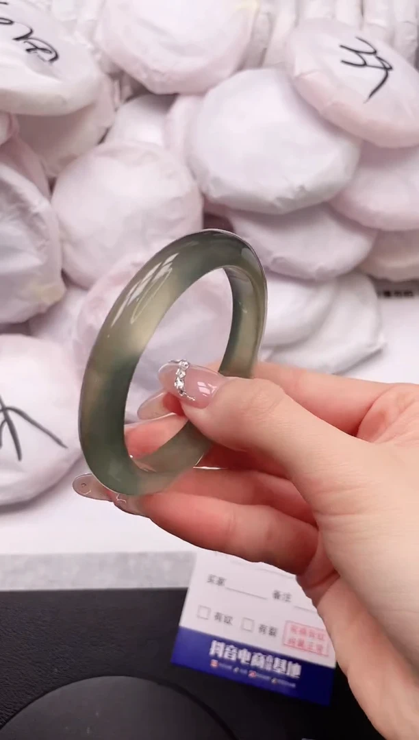 【闪购商品】石英质玉手镯未镶嵌23K162-54