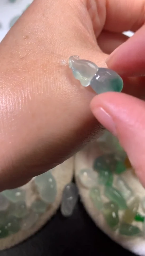 未镶嵌定制翡翠毛货