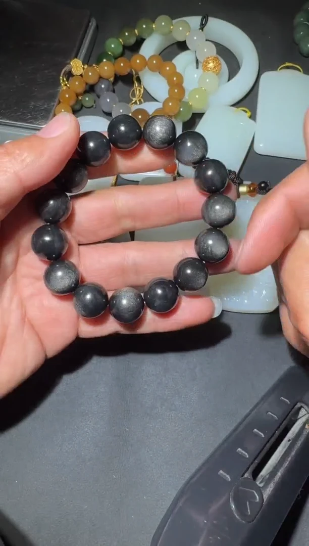 未镶嵌和田玉（糖玉）挂件和田玉