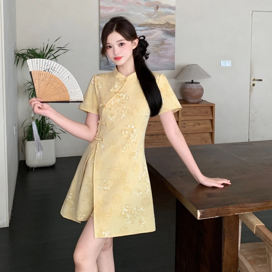 大码女装2025夏季新款中国风盘扣收腰设计感短袖旗袍短裤两件套装