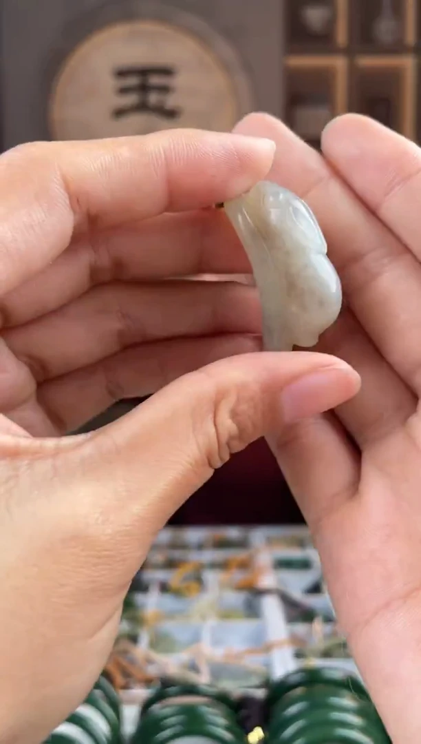 颈饰未镶嵌和田玉拍一发一，拍一发一