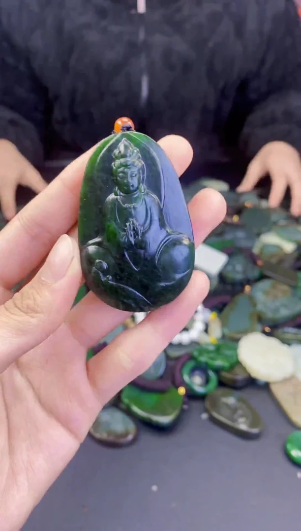 颈饰未镶嵌和田玉1