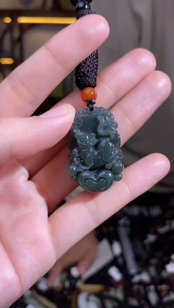 颈饰未镶嵌和田玉1