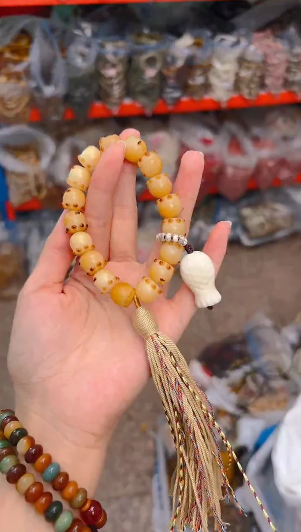 吊坠菩提根/象牙果小章鱼小手持
