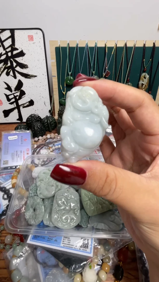 吊坠(赠链)未镶嵌翡翠佛公吊坠