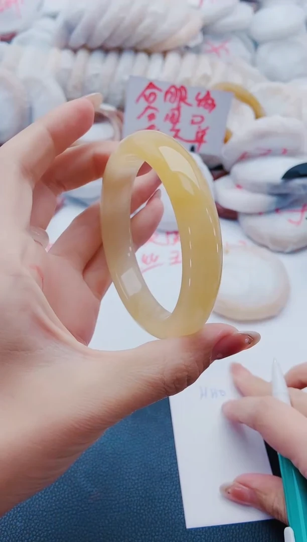 未镶嵌手镯石英质玉H130-62-63