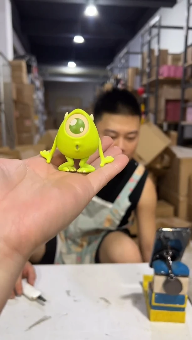 瓷片搪胶小号大眼仔摆件