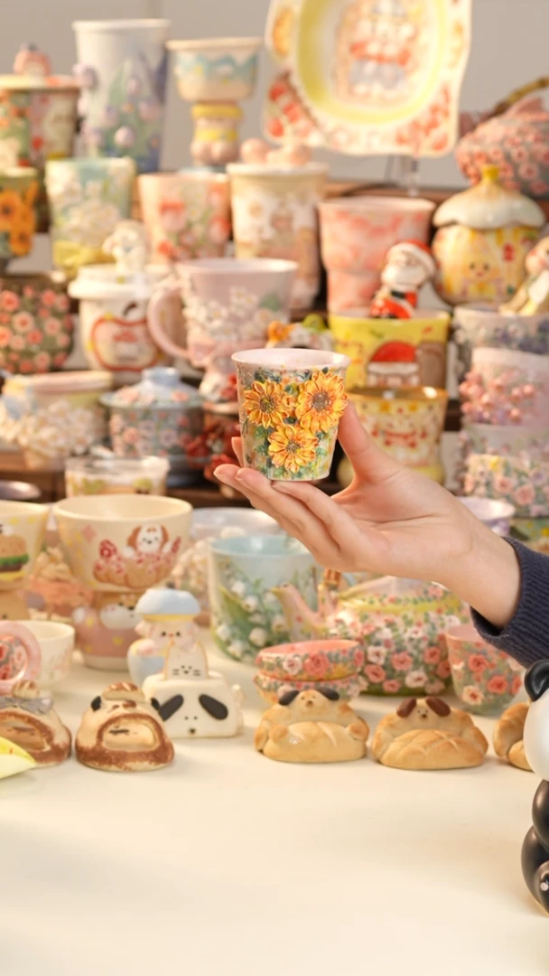 摆件陶景德镇釉下彩手绘设计师款陶瓷