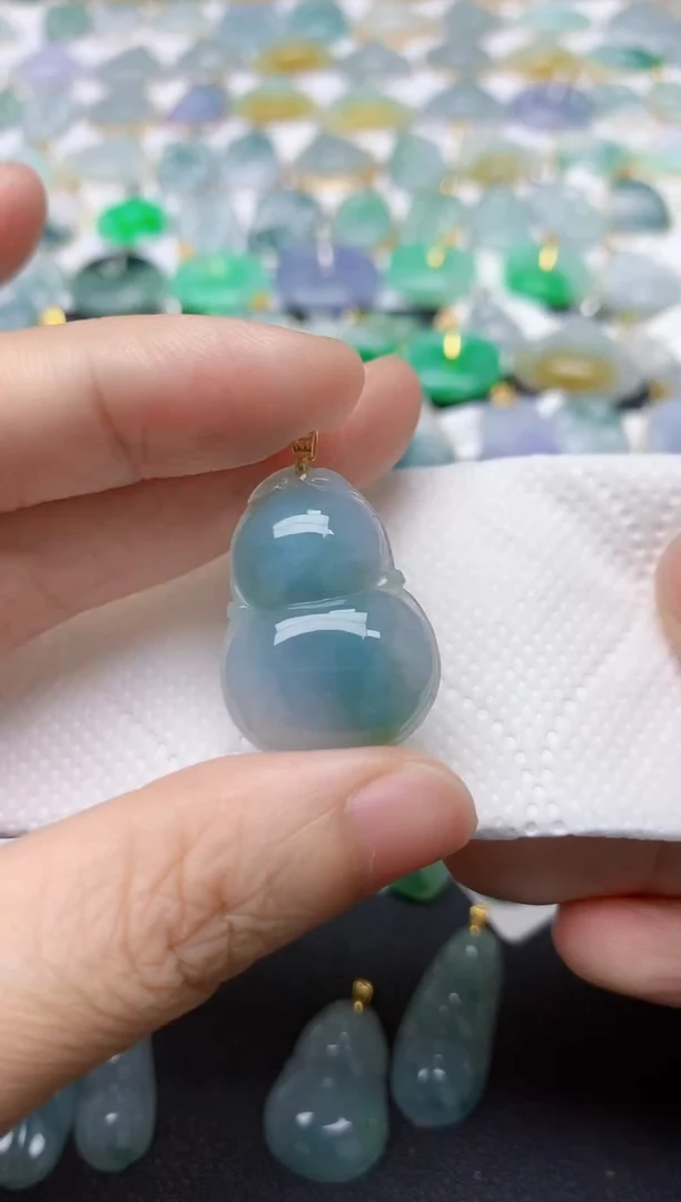 翡翠18K金镶嵌颈饰天然缅甸A货翡翠