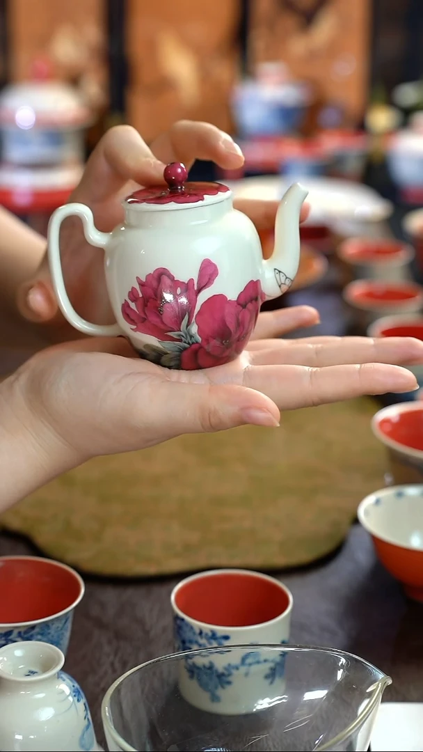 沐*雅圣芙蓉花壶