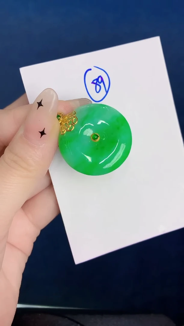 颈饰18K金镶嵌翡翠缅甸天然翡翠A货