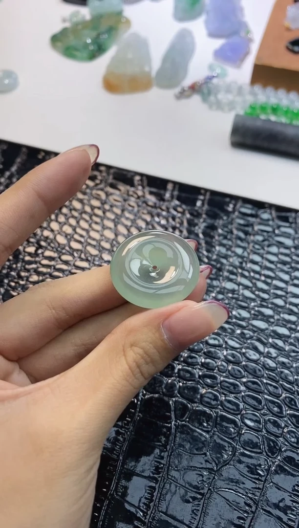 【闪购商品】翡翠颈饰未镶嵌平安扣