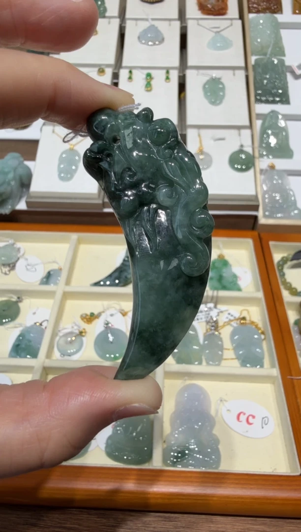 未镶嵌挂件翡翠A货翡翠多样性龙牙发一件