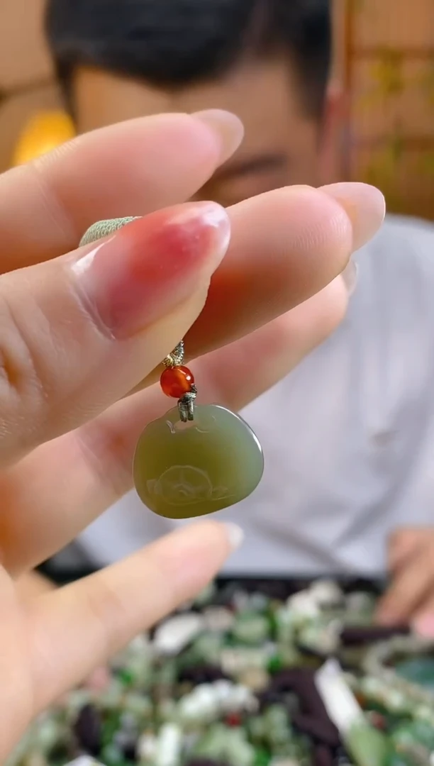 和田玉未镶嵌颈饰多样性发货，拍一发一