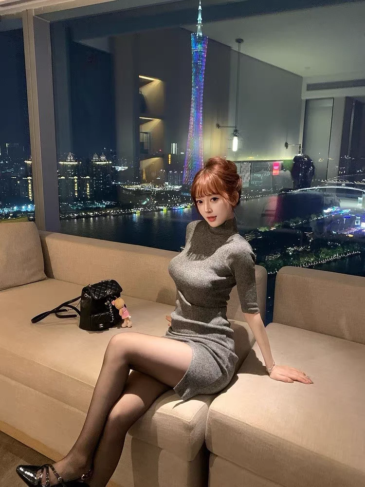 纯欲风气质辣妹性感高领长袖针织连衣裙修身显瘦开叉打底包臀短裙