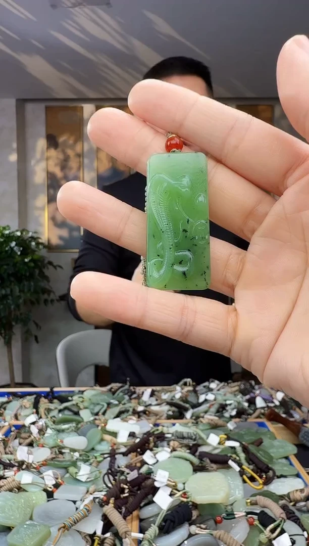 未镶嵌和田玉挂件拍一发一