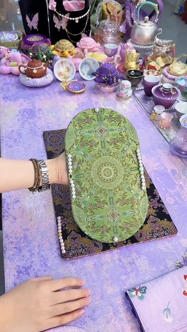 29号绿色宝相花椭圆茶席