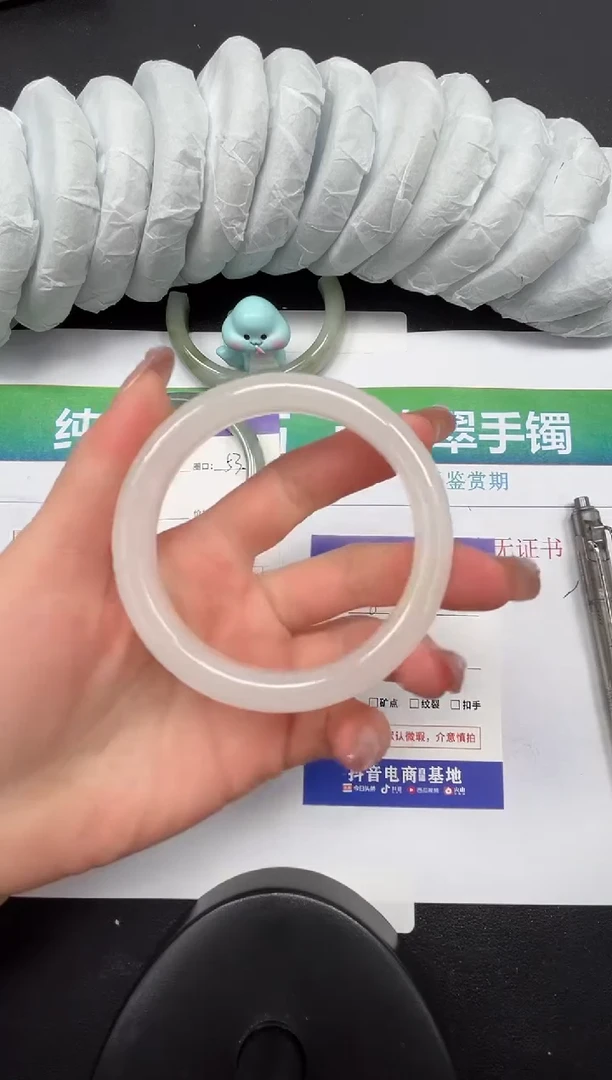 【闪购商品】石英质玉手镯未镶嵌8-59.9