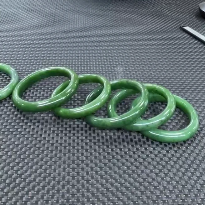 【老郑家】和田玉手镯一支(多样性发1件) 微黑点