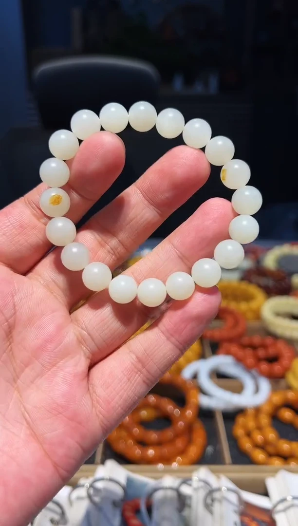 未镶嵌手串和田玉10+圆珠