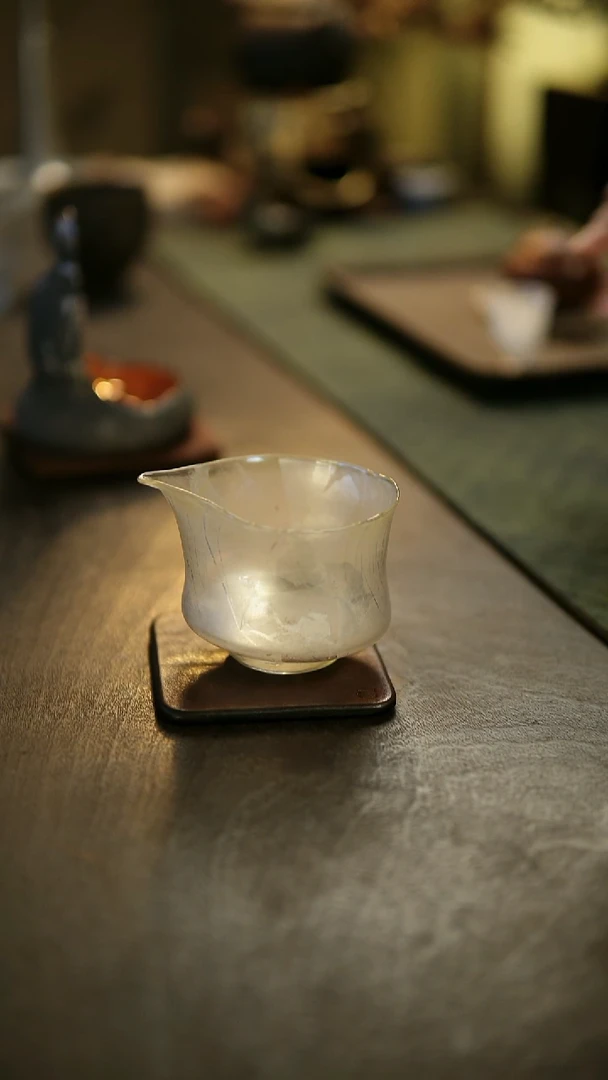 阿眠     沁叠影公道杯