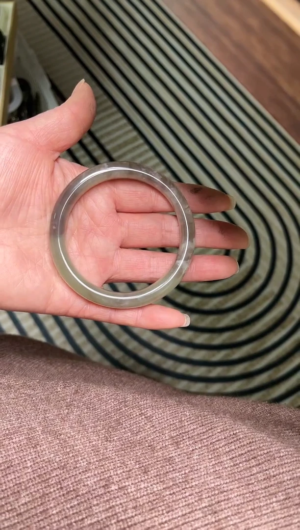 【闪购商品】和田玉手镯未镶嵌F-35