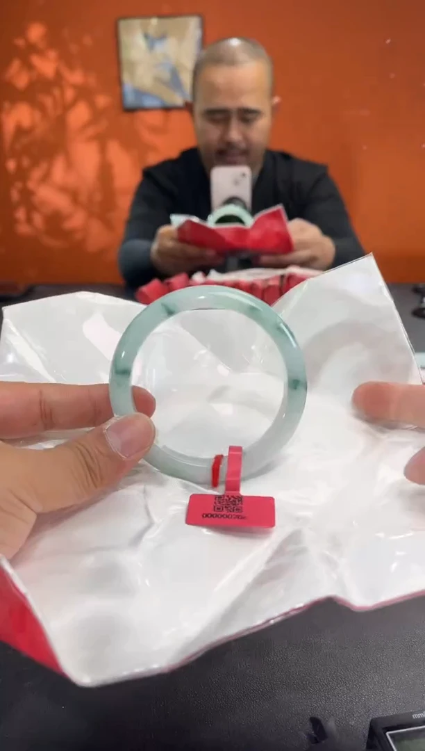 未镶嵌手镯翡翠3