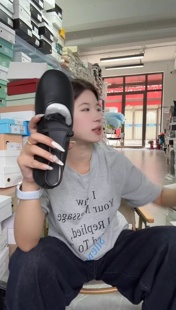 （148）36码黑色小单鞋