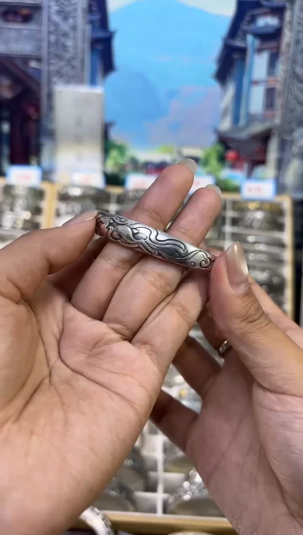 无足银小蛮腰九色鹿