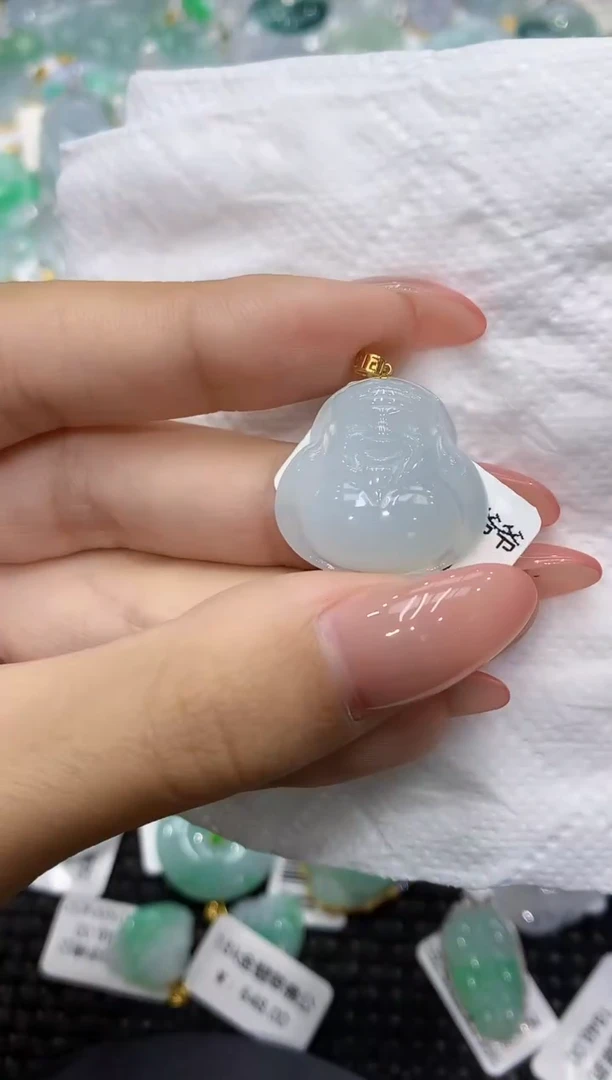 颈饰18K金镶嵌翡翠111111111111